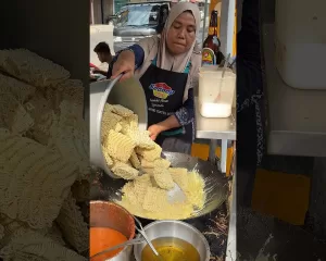 Mi goreng indomie terbaik di Medan, Indonesia - Mi Goreng Segera Delicious